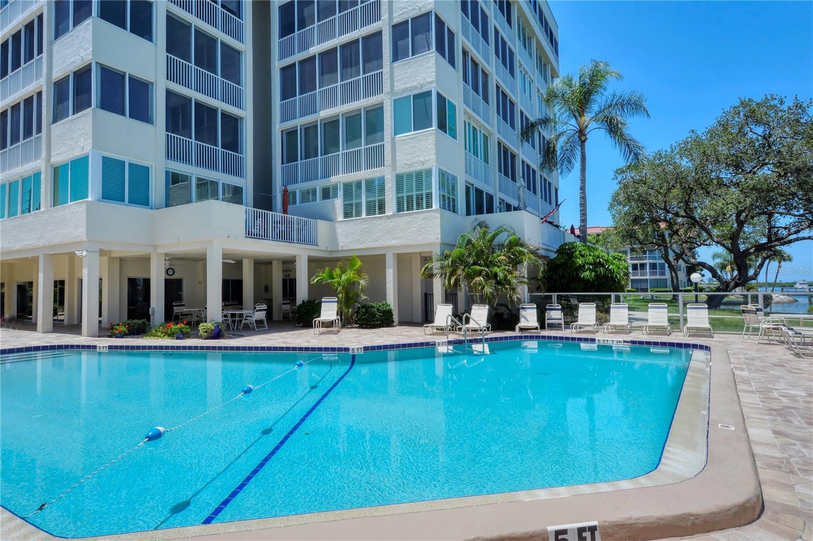 SIESTA HARBOR III - Residential