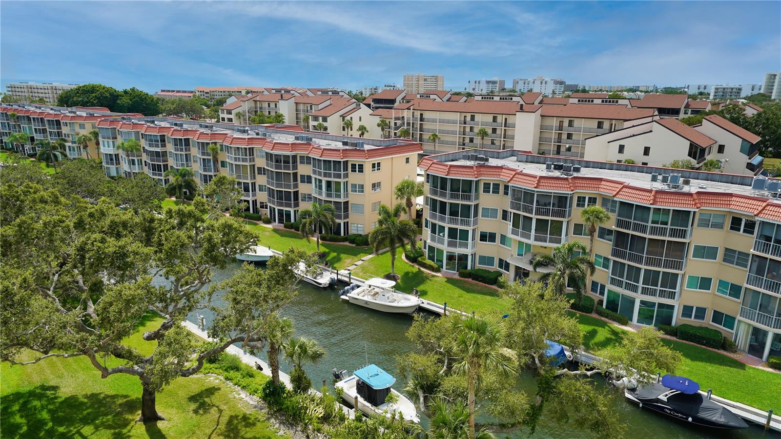 SIESTA HARBOR III - Residential