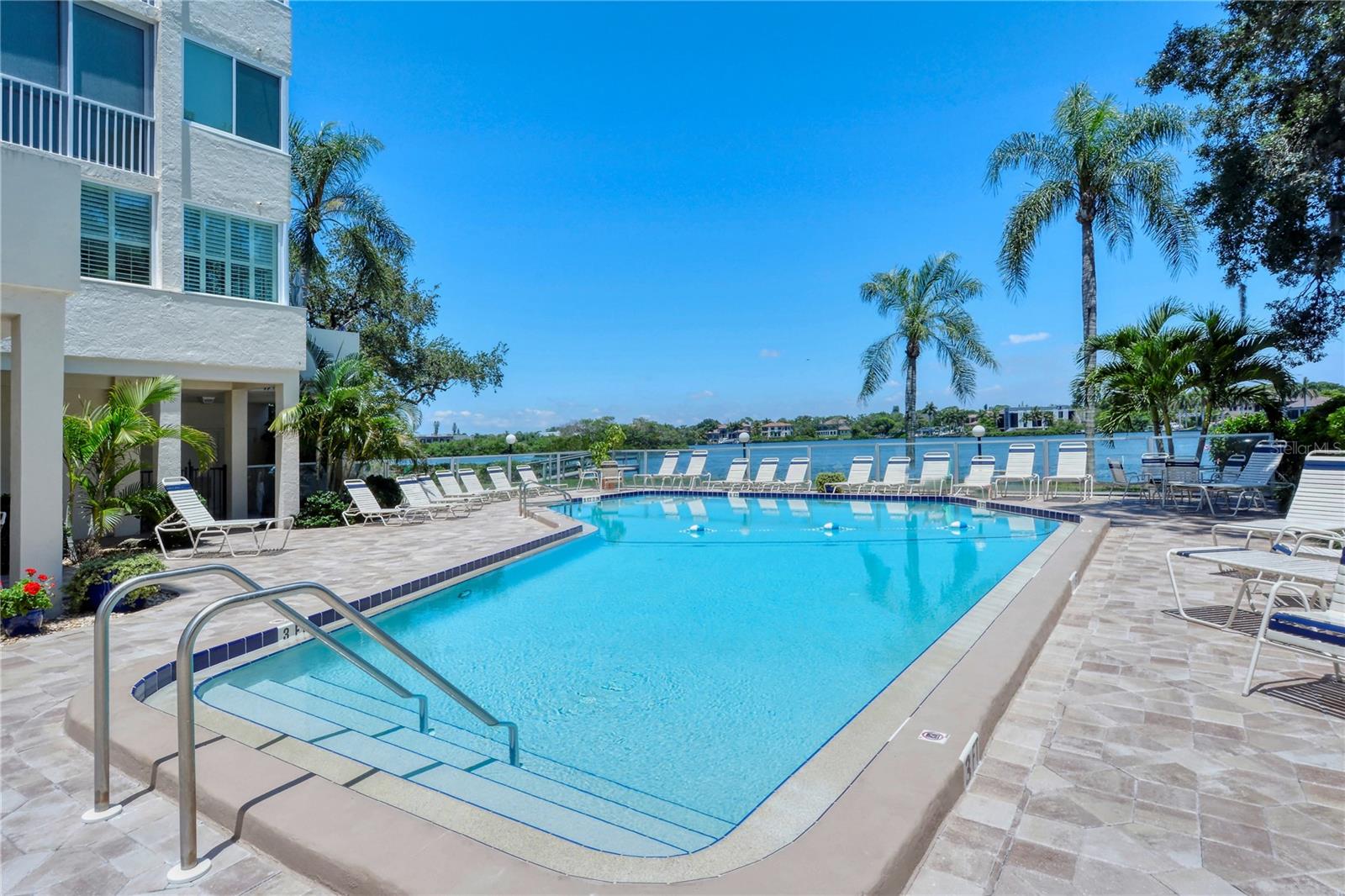 SIESTA HARBOR III - Residential