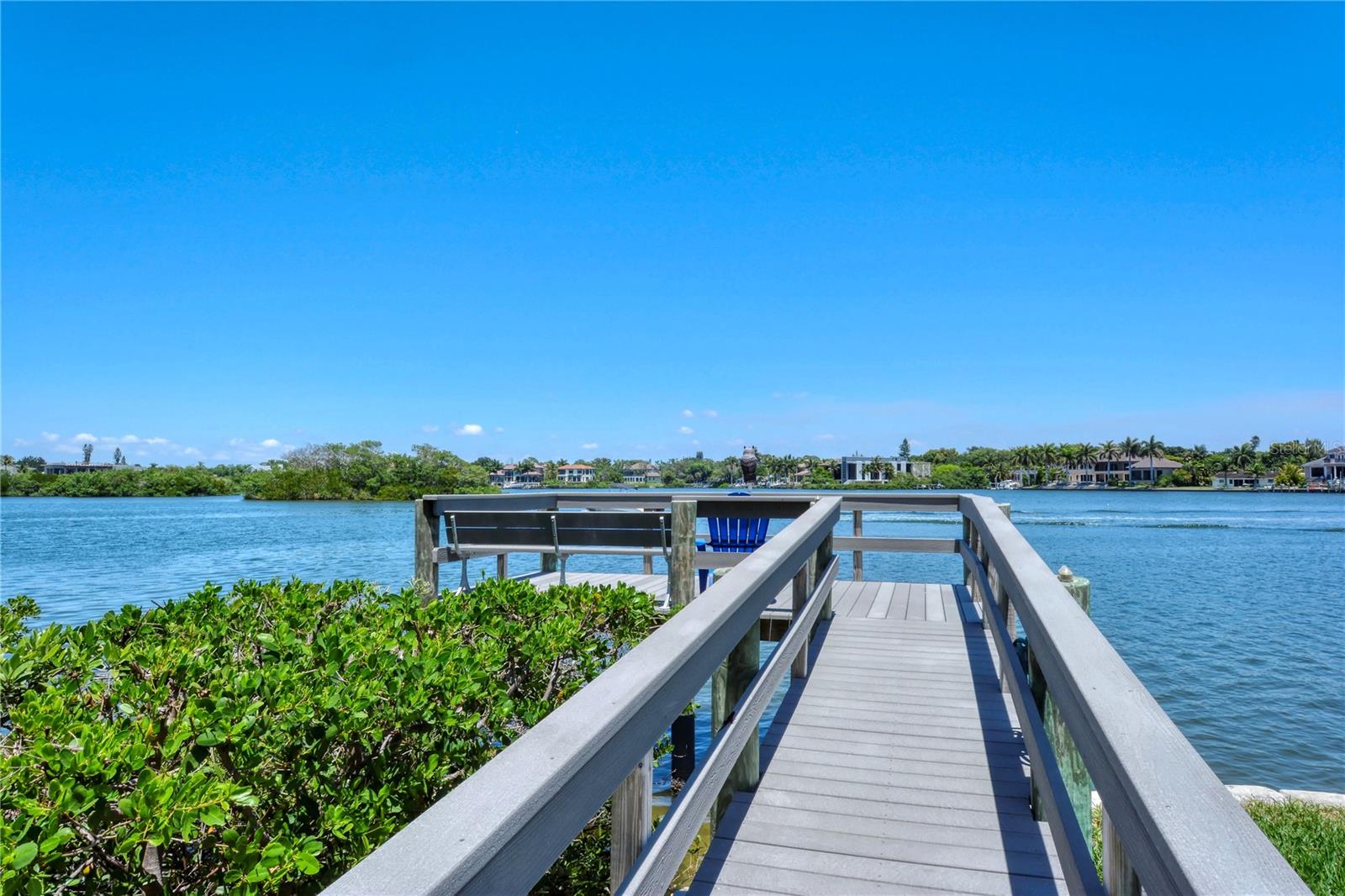 SIESTA HARBOR III - Residential