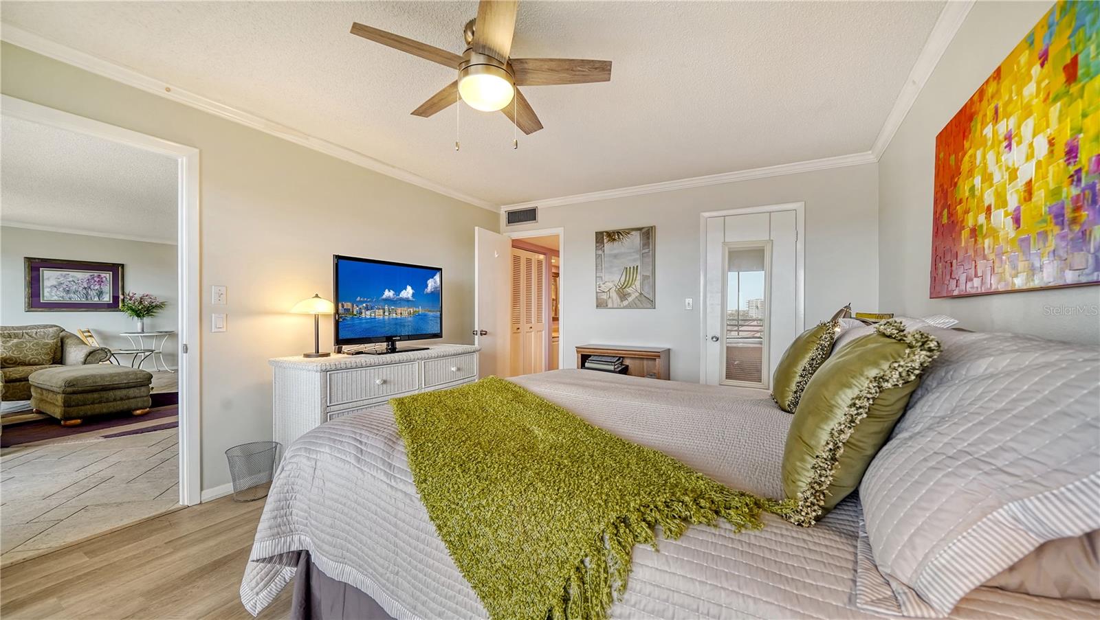 SIESTA HARBOR III - Residential