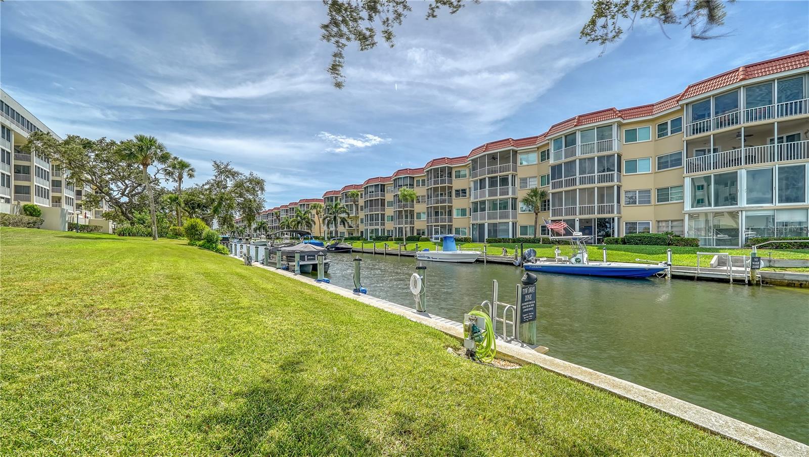 SIESTA HARBOR III - Residential