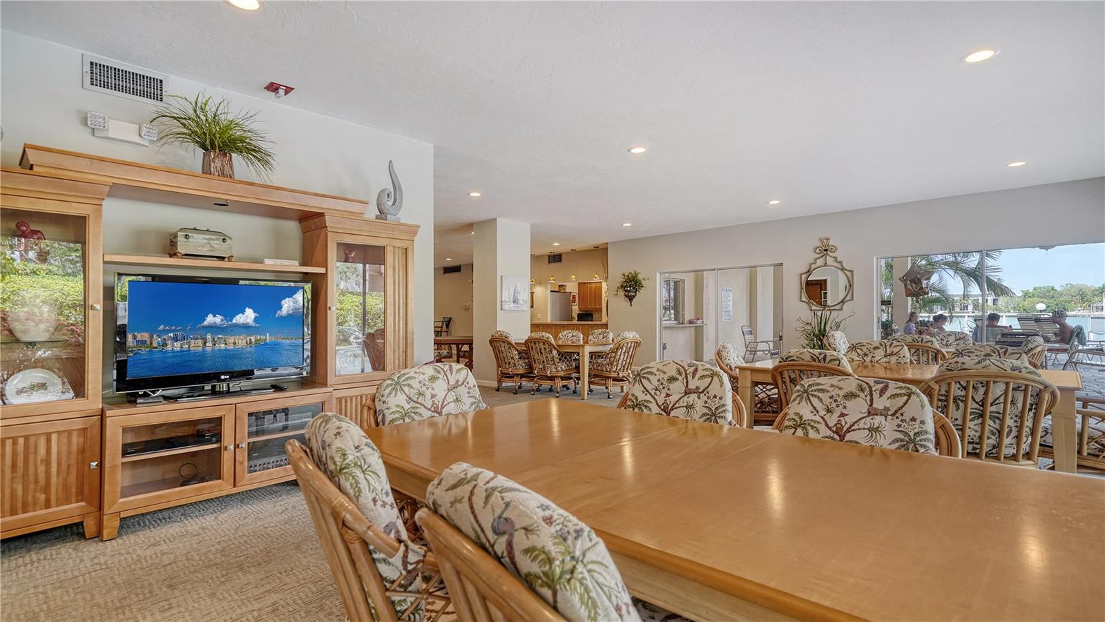 SIESTA HARBOR III - Residential