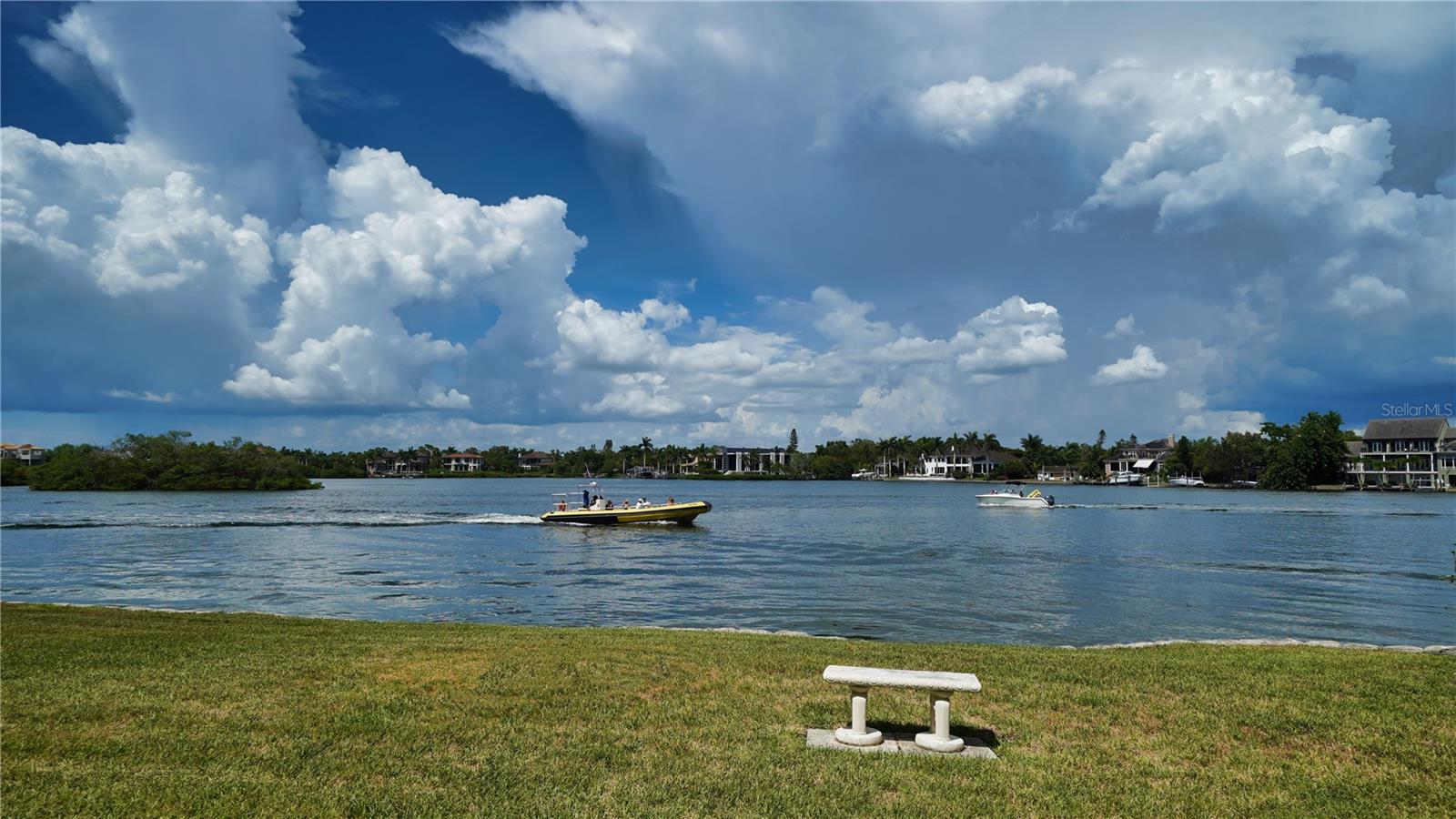 SIESTA HARBOR III - Residential