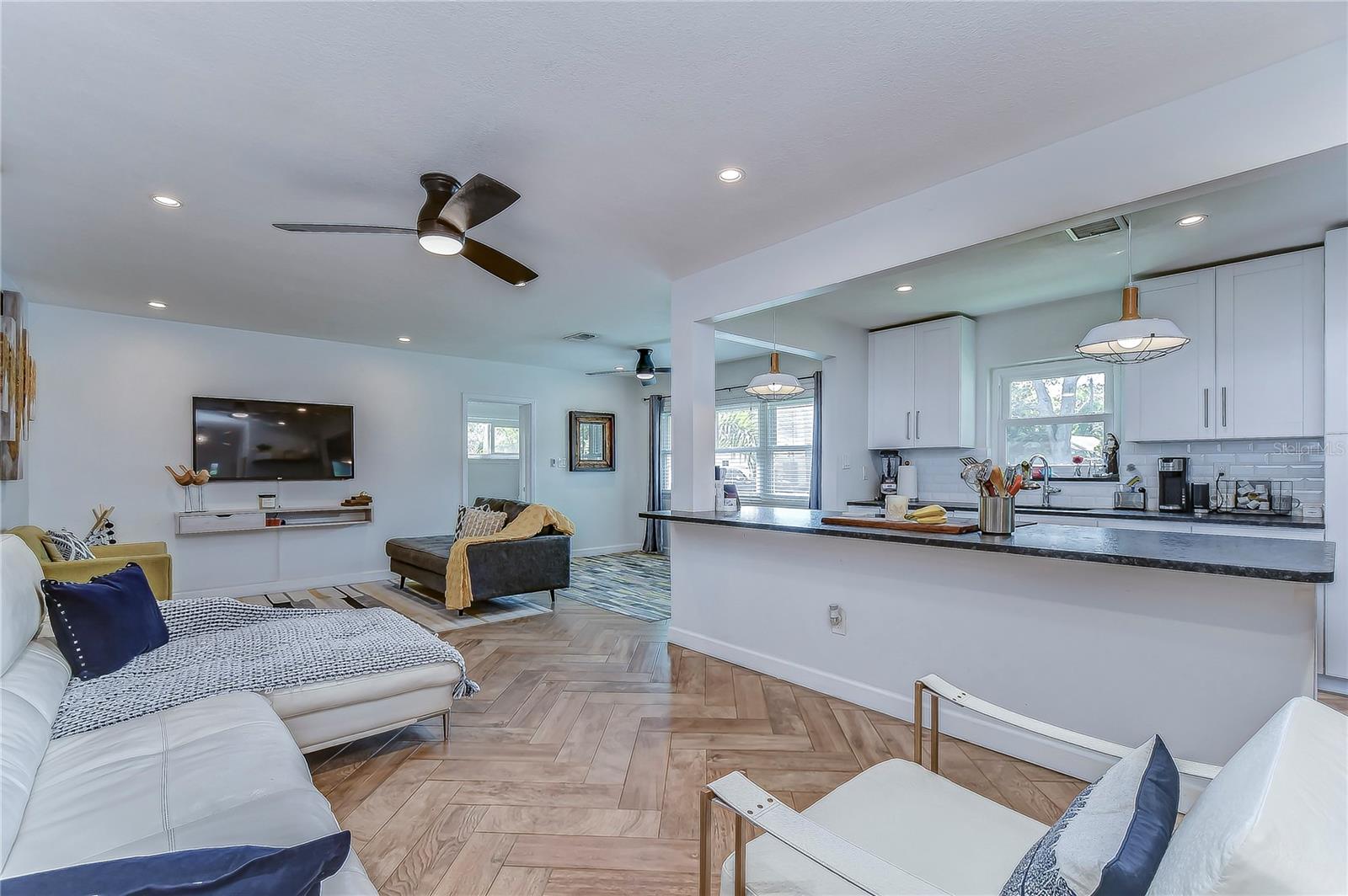 DAVIS ISLANDS PB10 PG52 TO 57 - Residential Lease