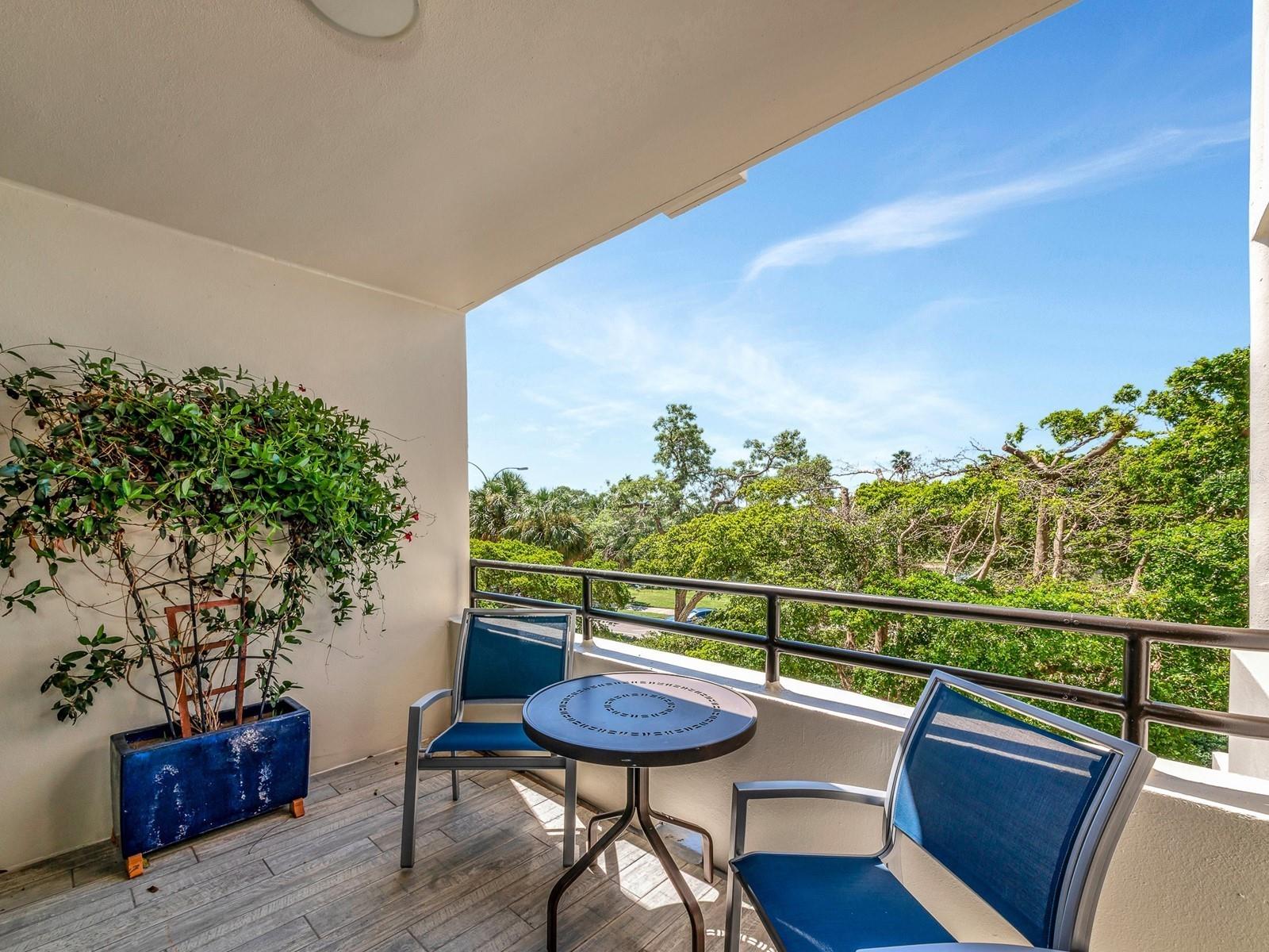 BAY PLAZA - Residential