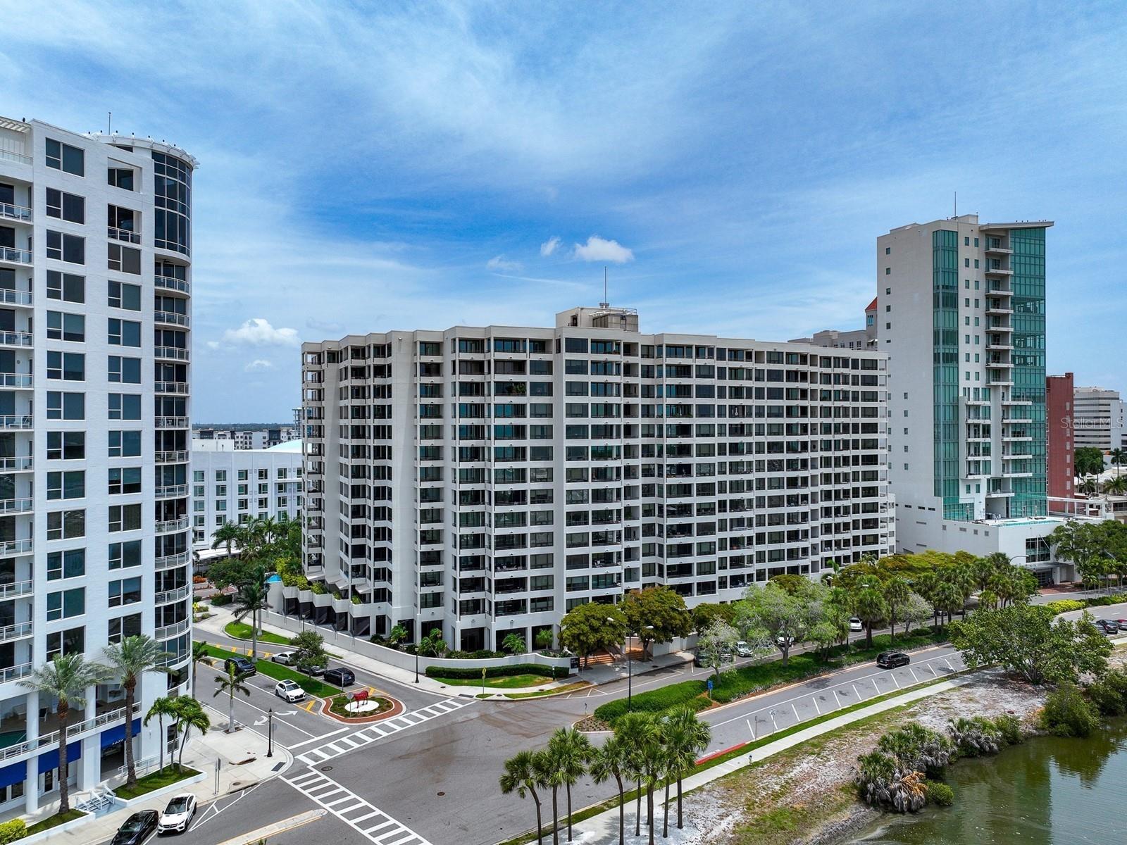 BAY PLAZA - Residential