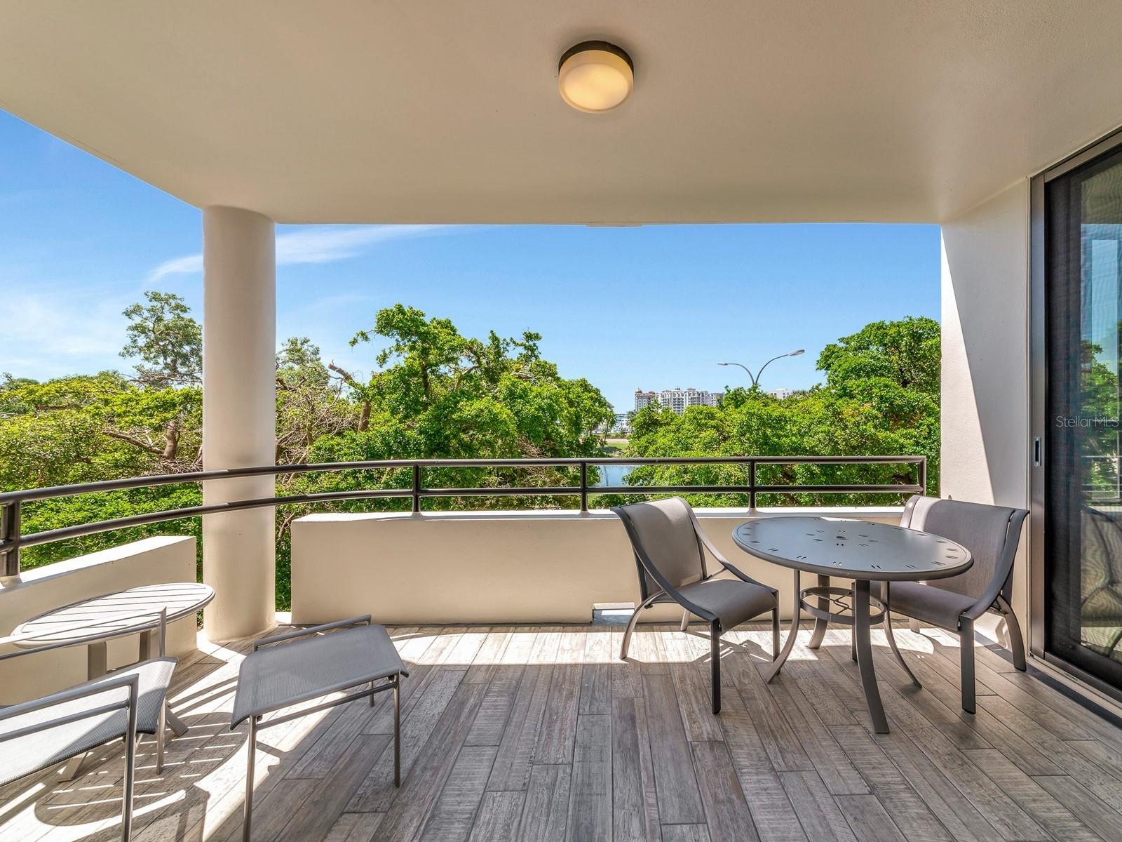 BAY PLAZA - Residential
