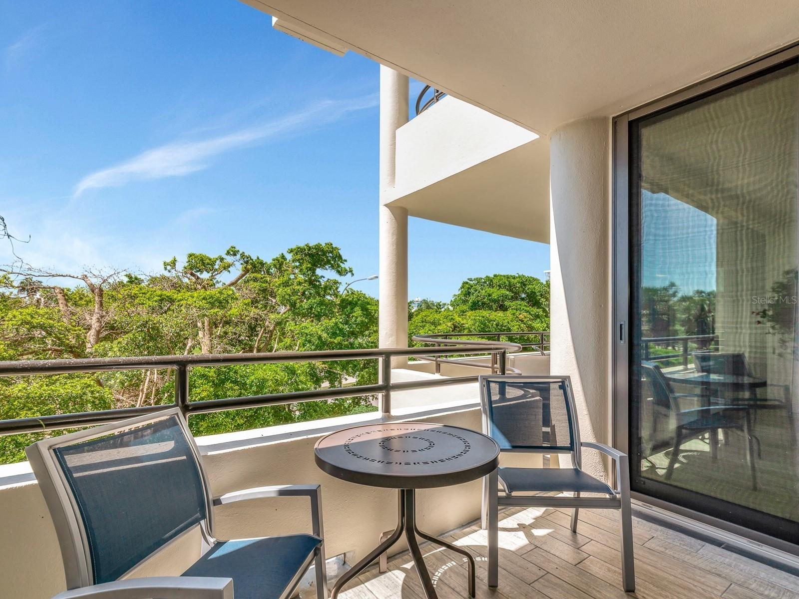 BAY PLAZA - Residential