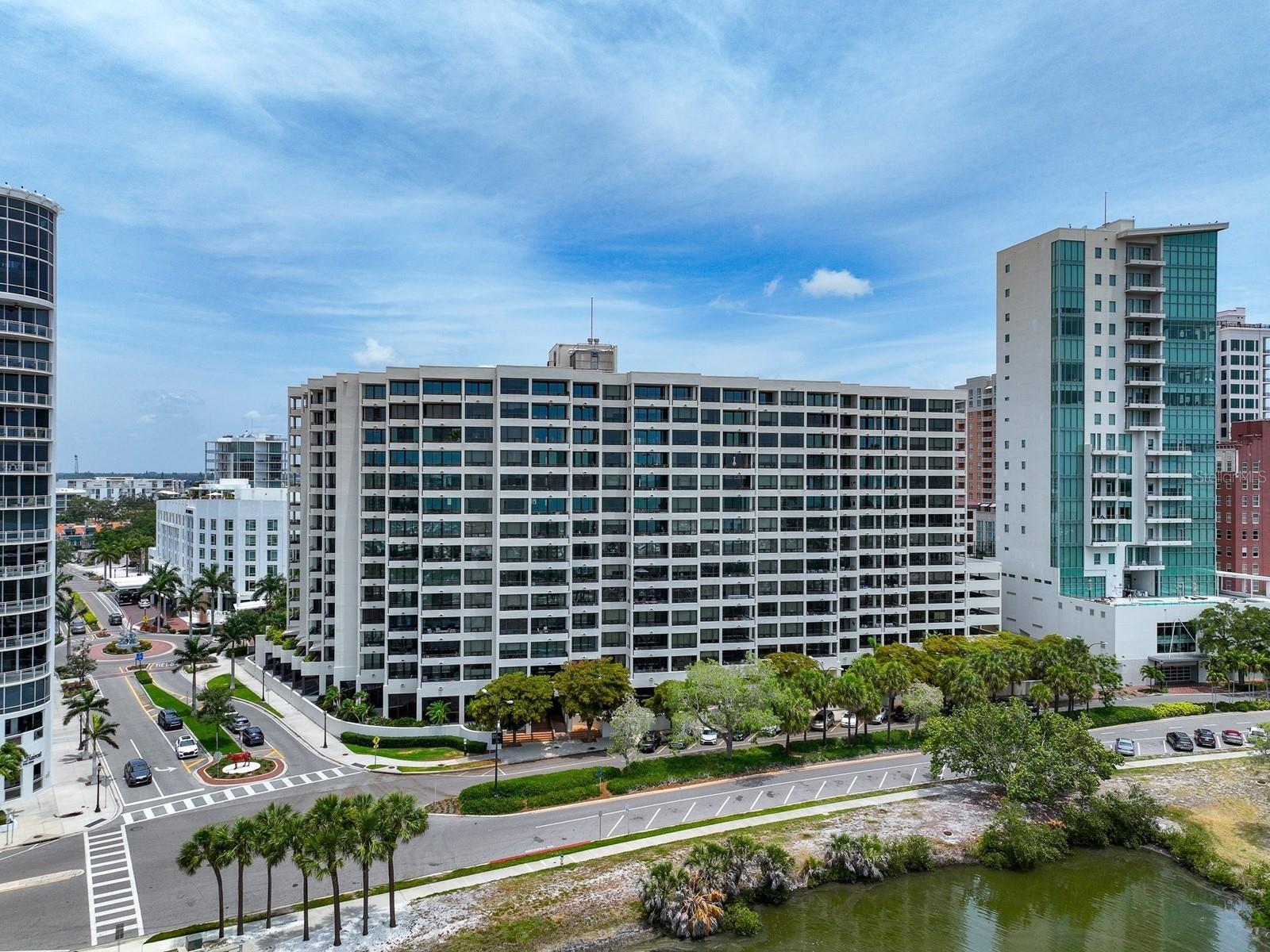 BAY PLAZA - Residential