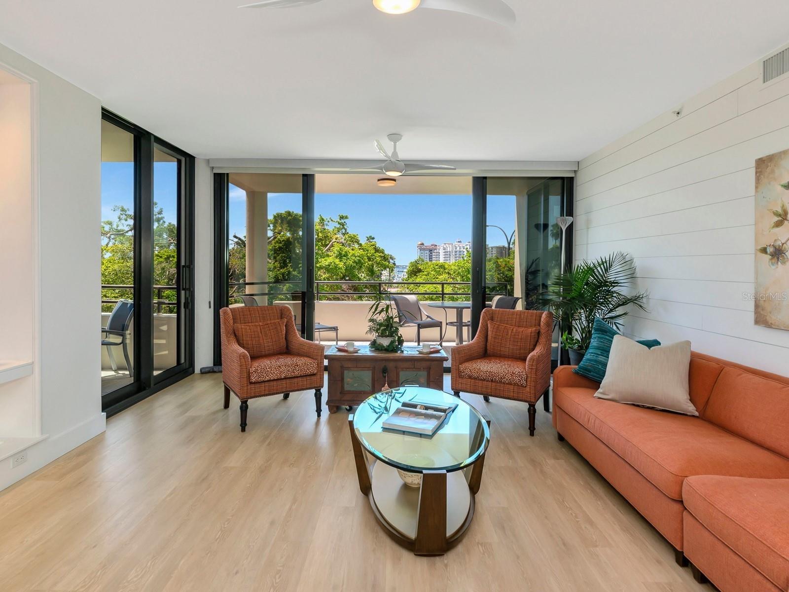 BAY PLAZA - Residential