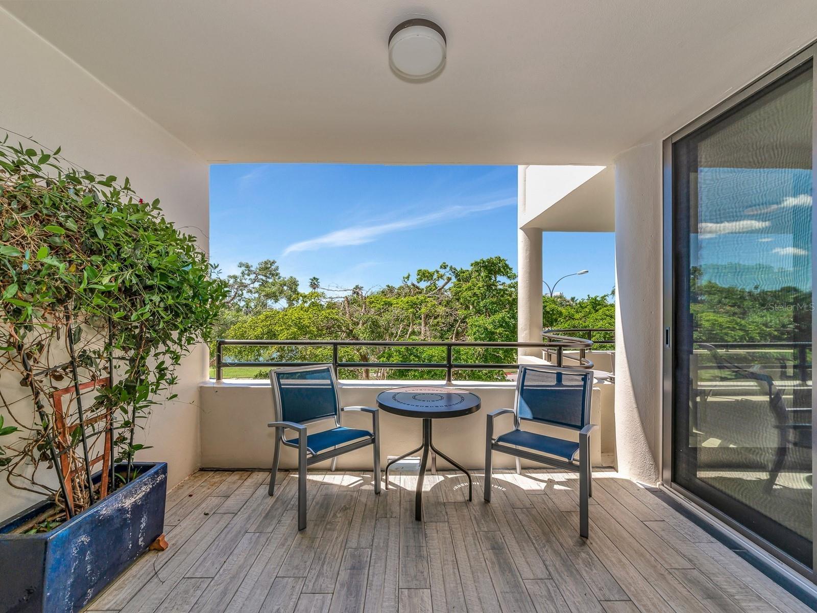 BAY PLAZA - Residential