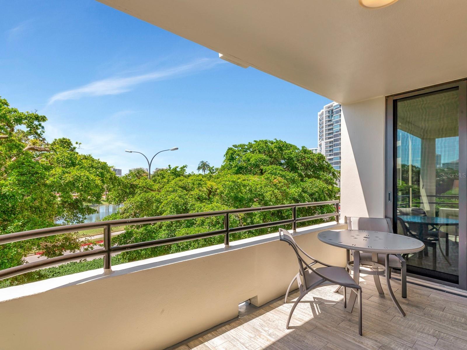 BAY PLAZA - Residential