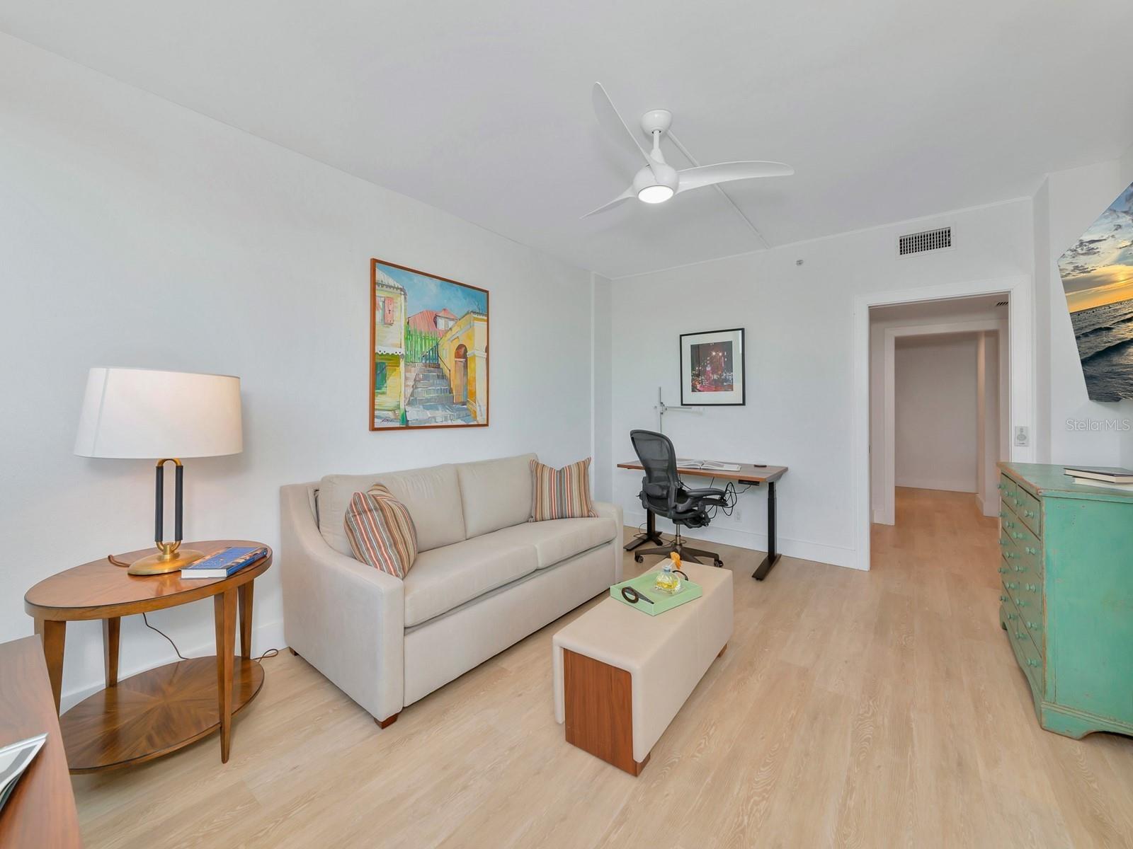 BAY PLAZA - Residential