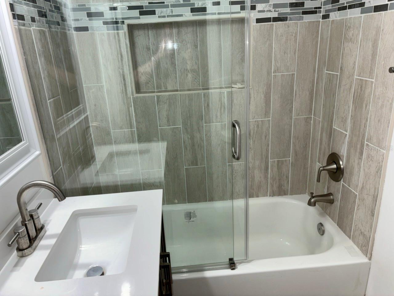 BAYNARD LEE JR 4 - Residential