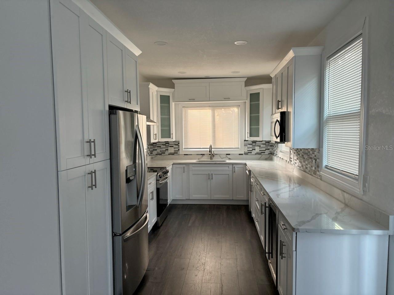 BAYNARD LEE JR 4 - Residential