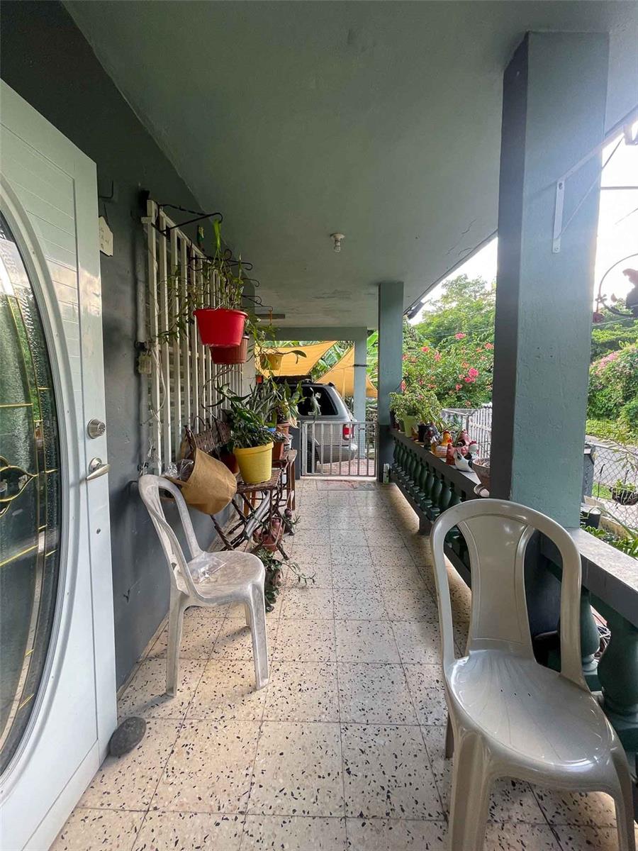 144 CALLE GRANATE