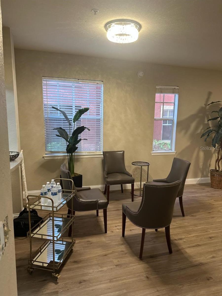 NOTTING HILL A CONDO - Residential