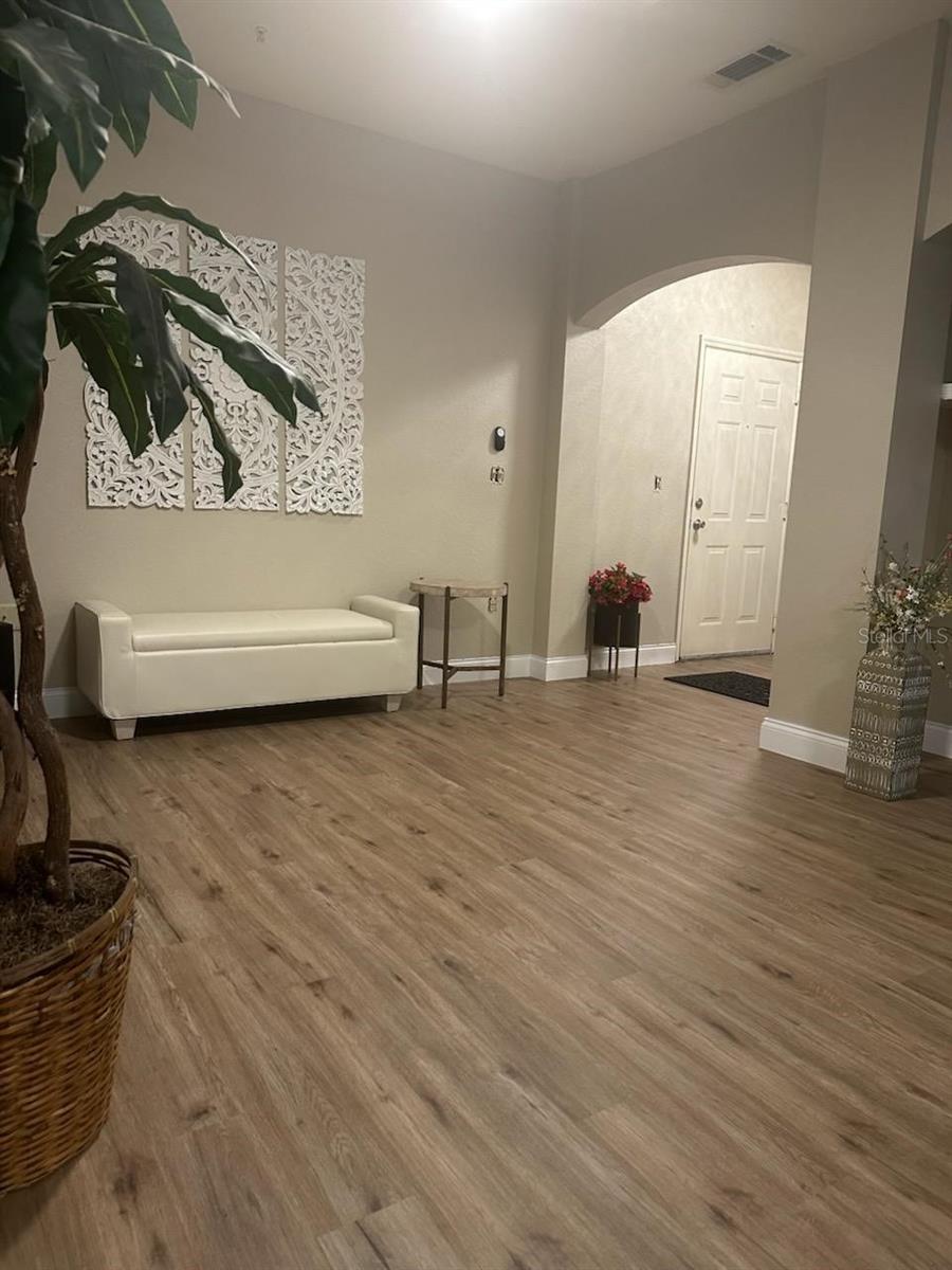 NOTTING HILL A CONDO - Residential