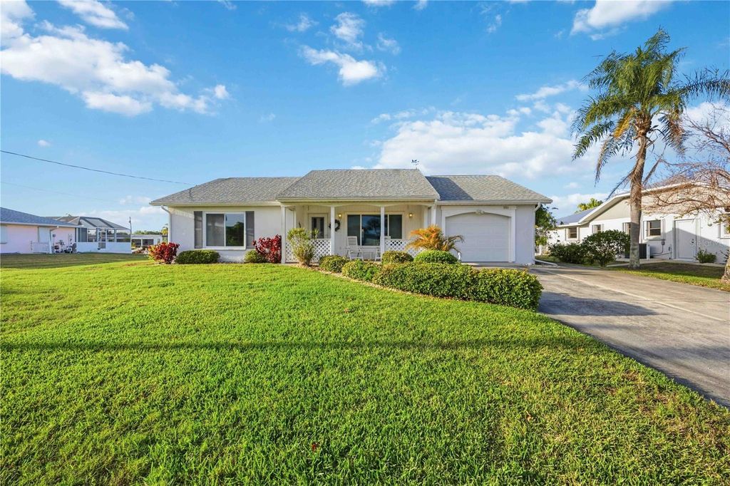 Photo of 886 E 4th Street, Englewood, FL 34223 (MLS # A4688833)