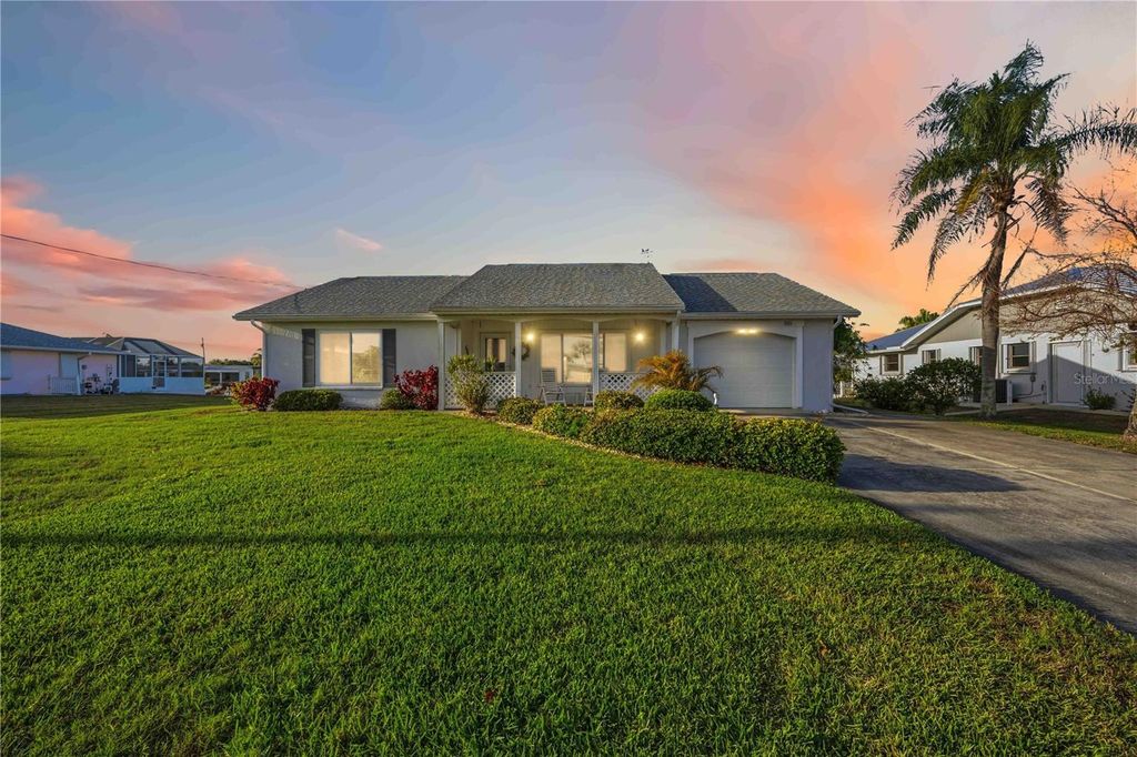 Photo of 886 E 4th Street, Englewood, FL 34223 (MLS # A4688833)