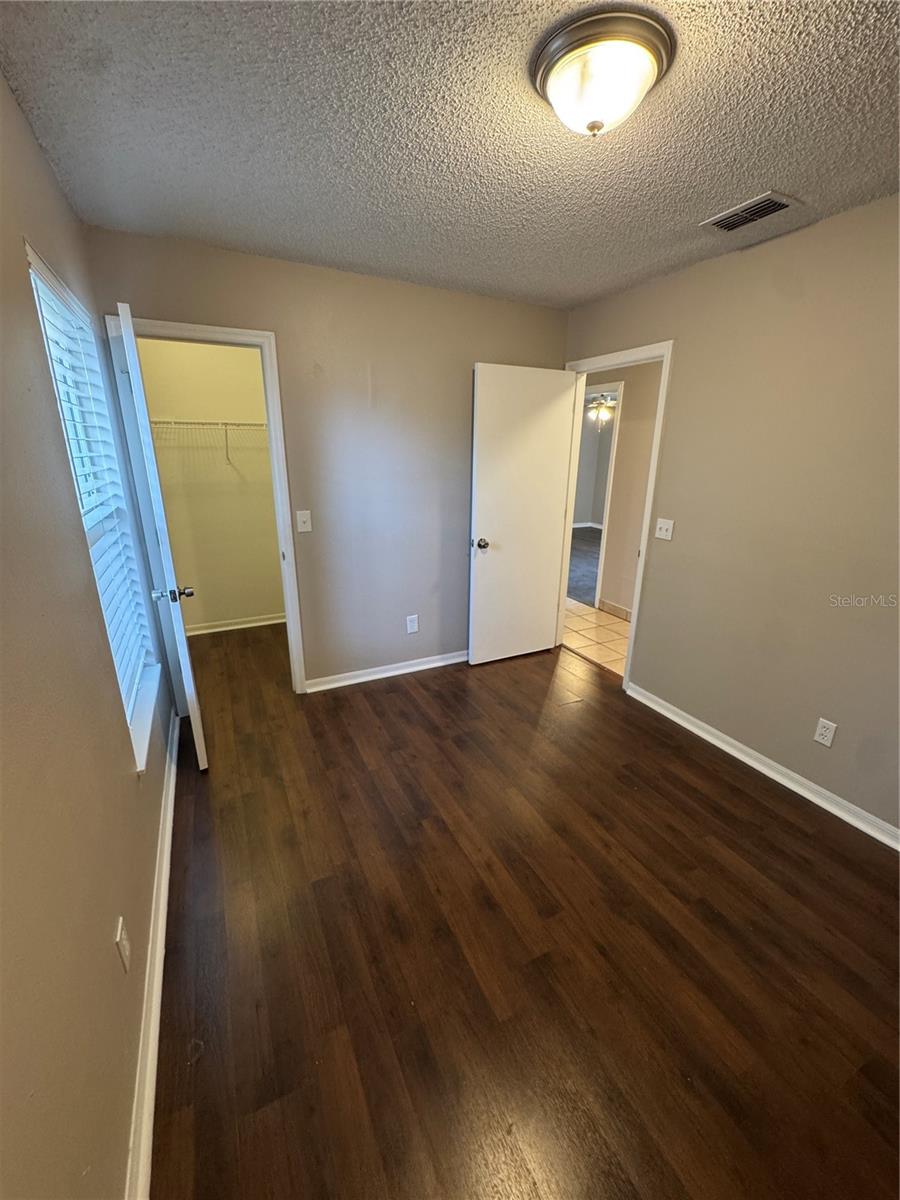 CHARLESTON SQUARE - Residential