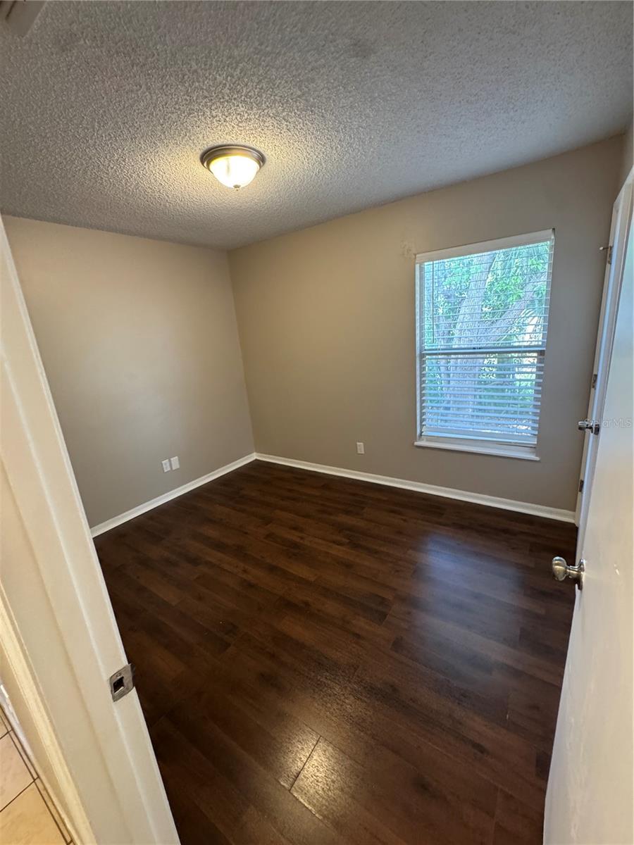 CHARLESTON SQUARE - Residential