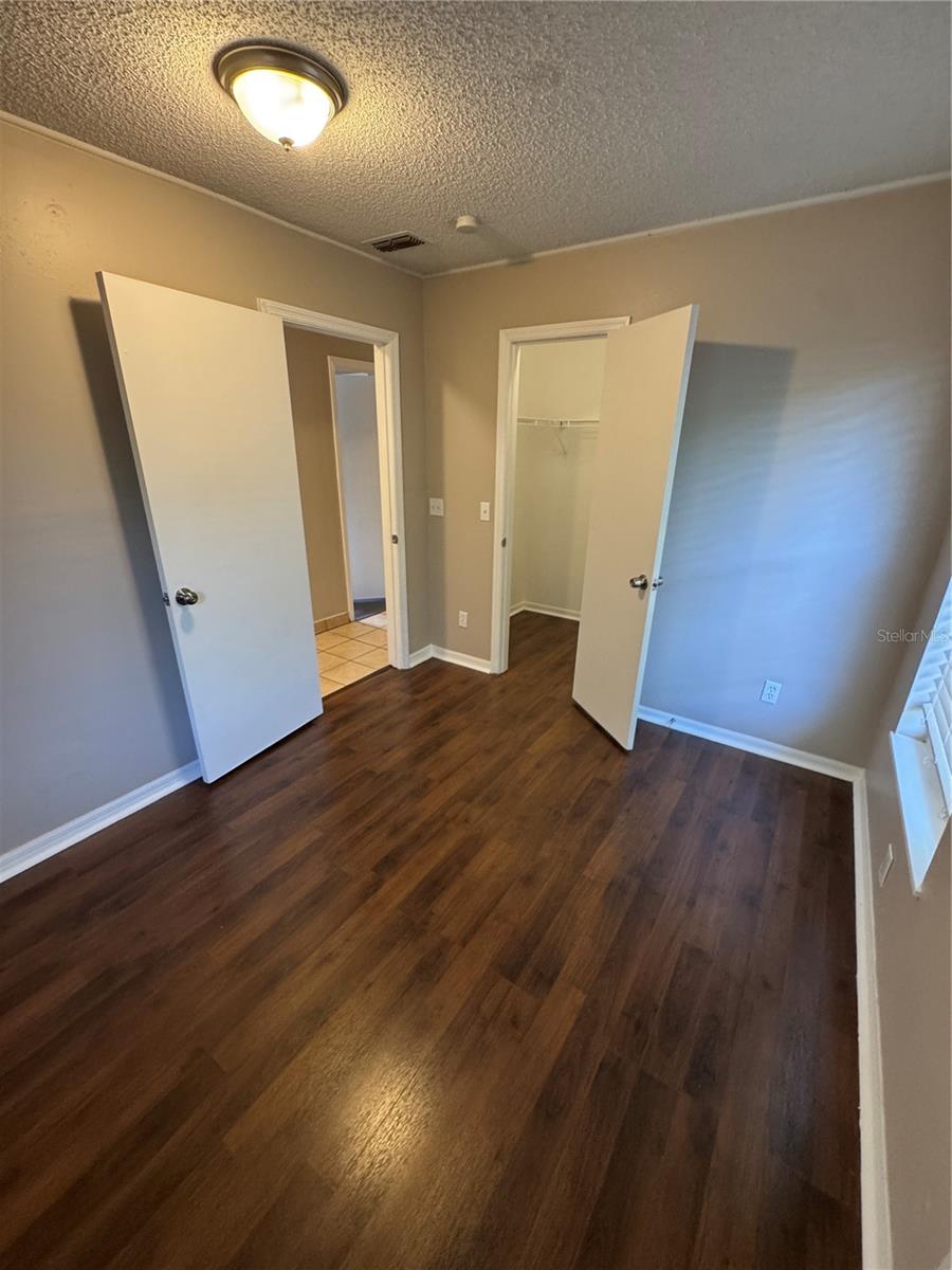 CHARLESTON SQUARE - Residential