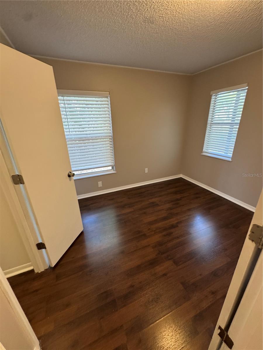 CHARLESTON SQUARE - Residential