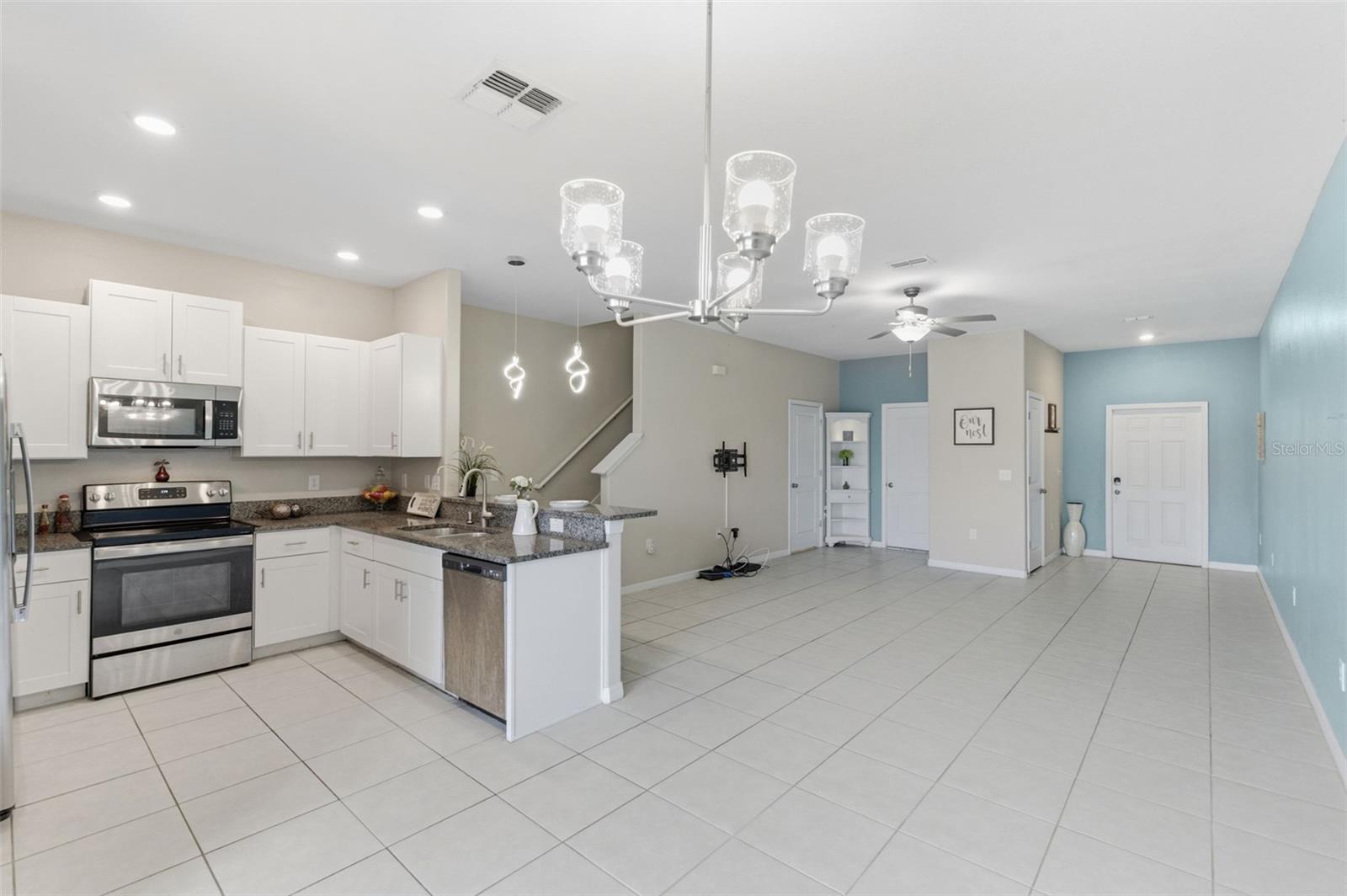 VENTANA TOWNHOMES AT WATERS EDGE - Residential