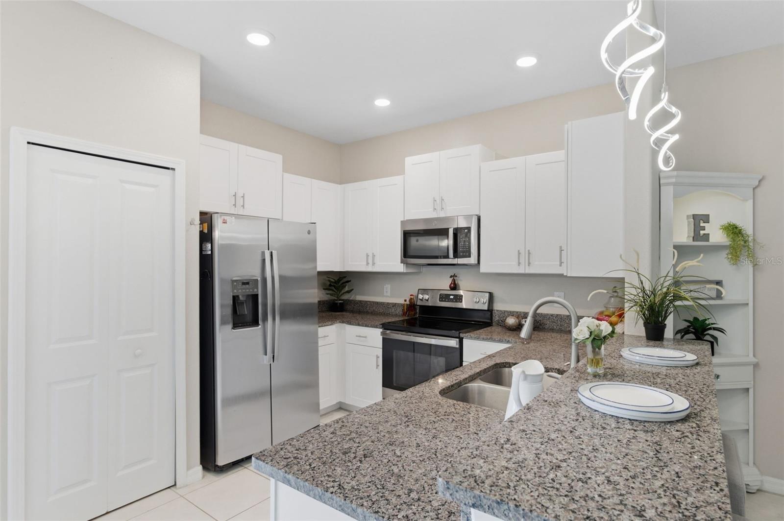 VENTANA TOWNHOMES AT WATERS EDGE - Residential