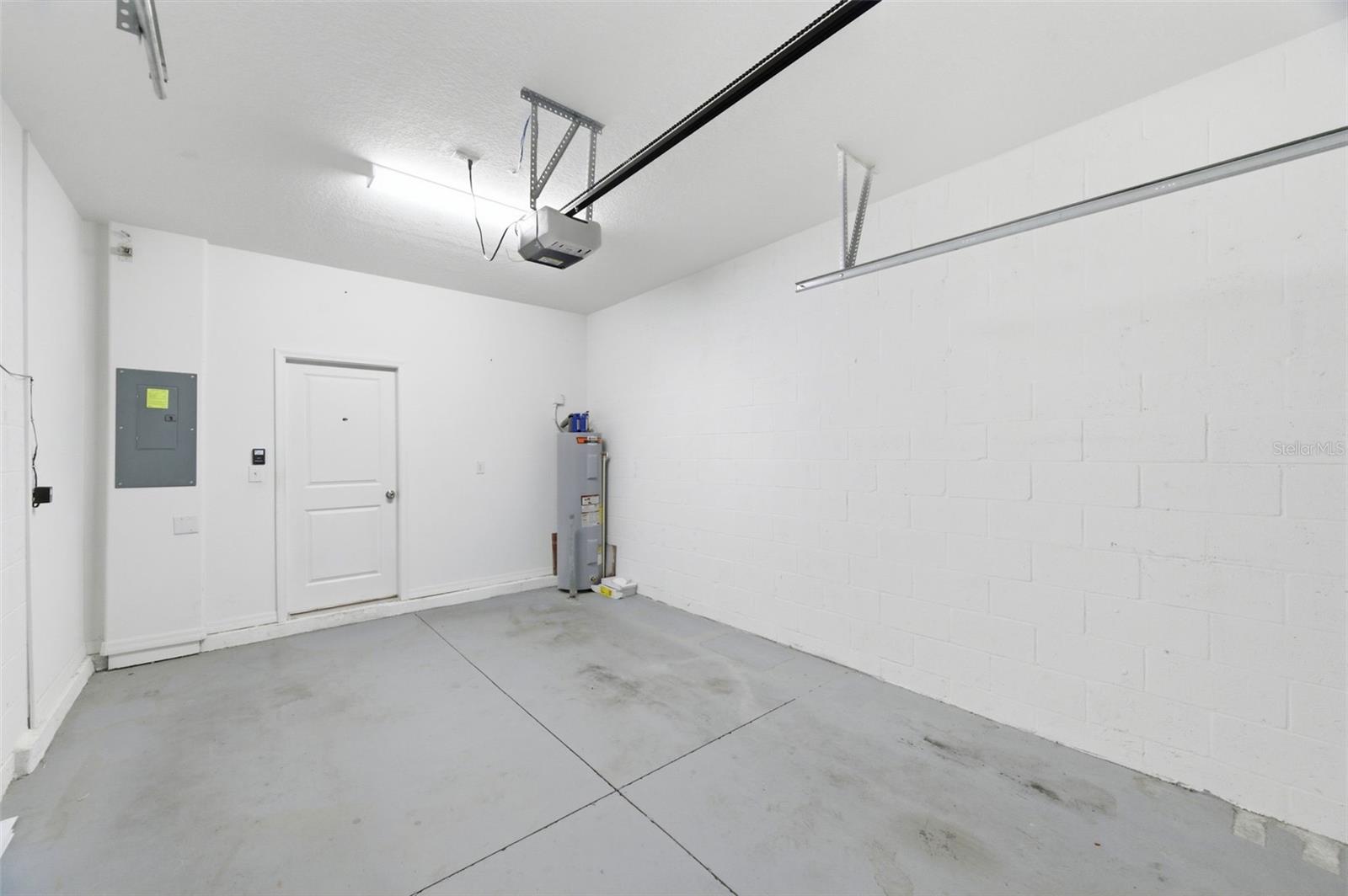 VENTANA TOWNHOMES AT WATERS EDGE - Residential