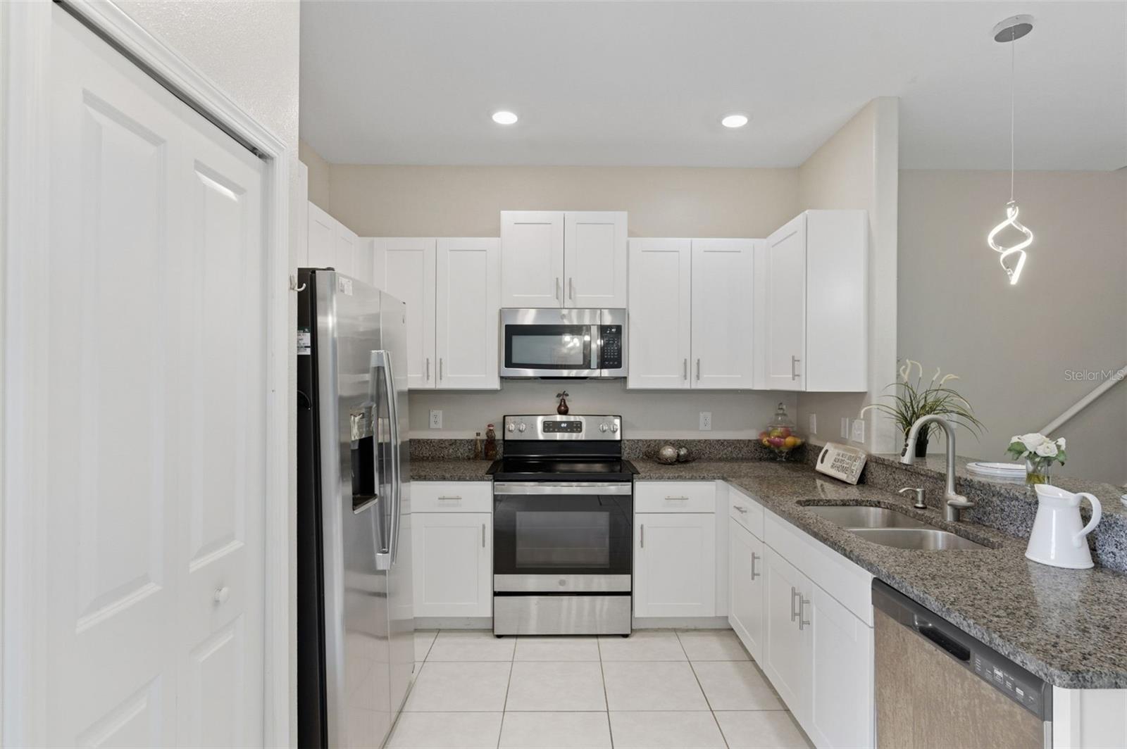 VENTANA TOWNHOMES AT WATERS EDGE - Residential