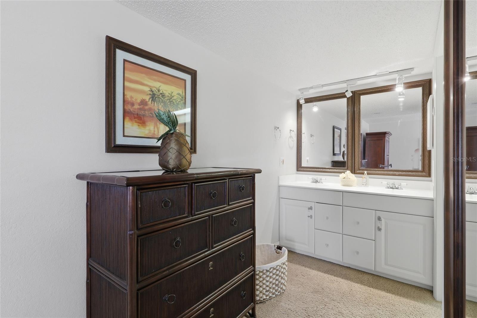 SADDLEBROOK - Residential