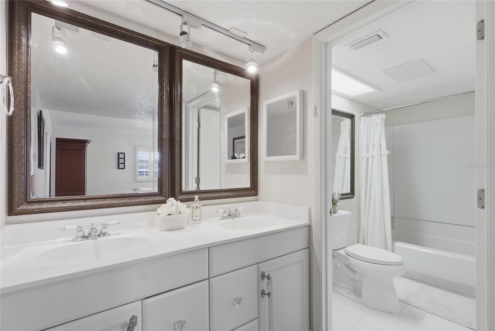 SADDLEBROOK - Residential