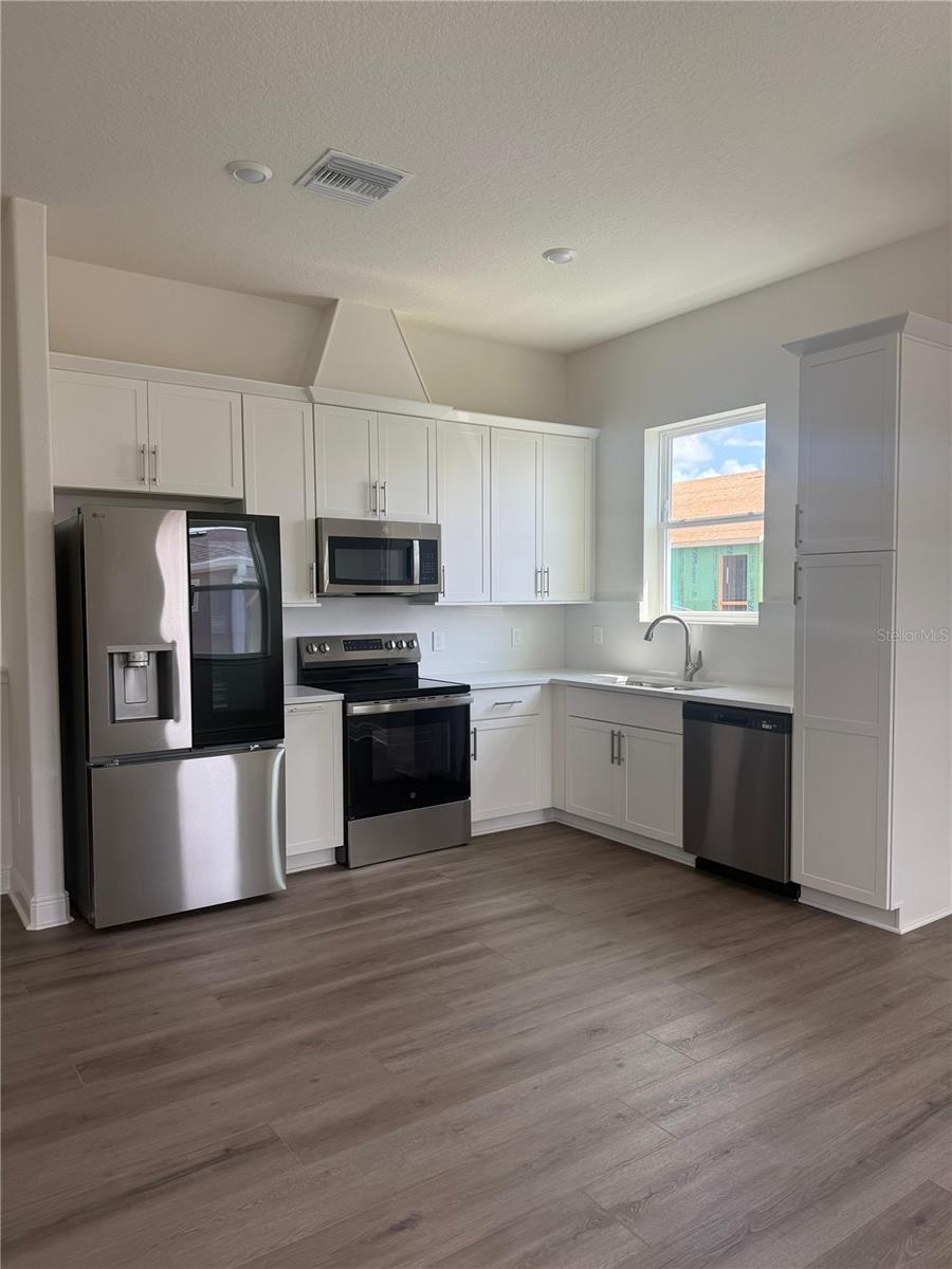 LAUREATE PARK - Residential Lease