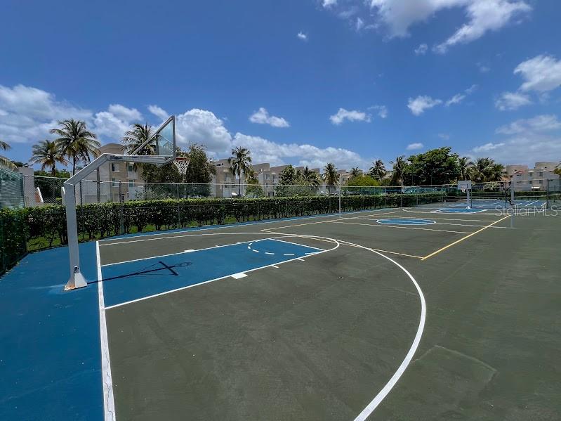 VILLAS DEL GOLF - Residential