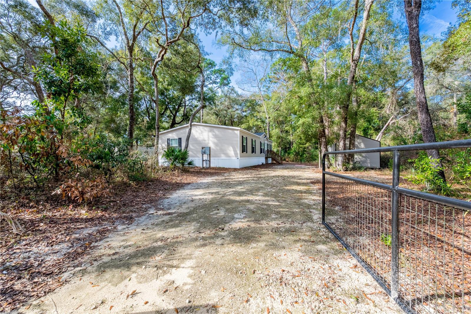 SUWANNEE RIV SPGS 01/MANAT - Residential