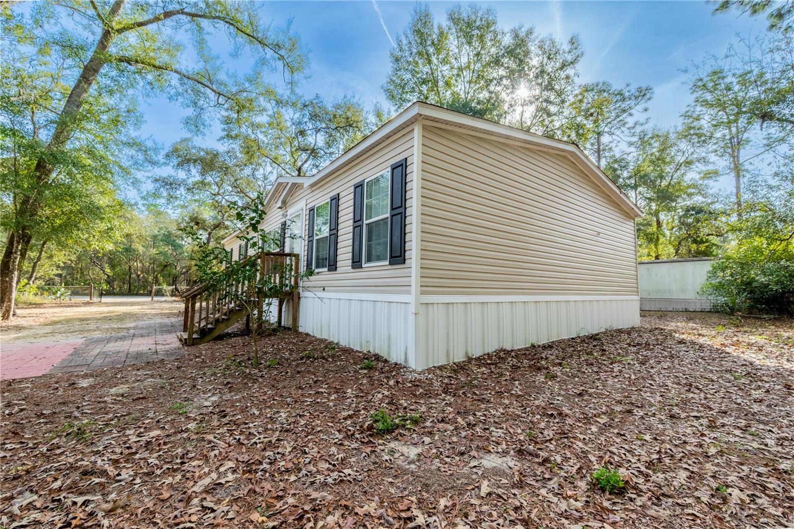 SUWANNEE RIV SPGS 01/MANAT - Residential