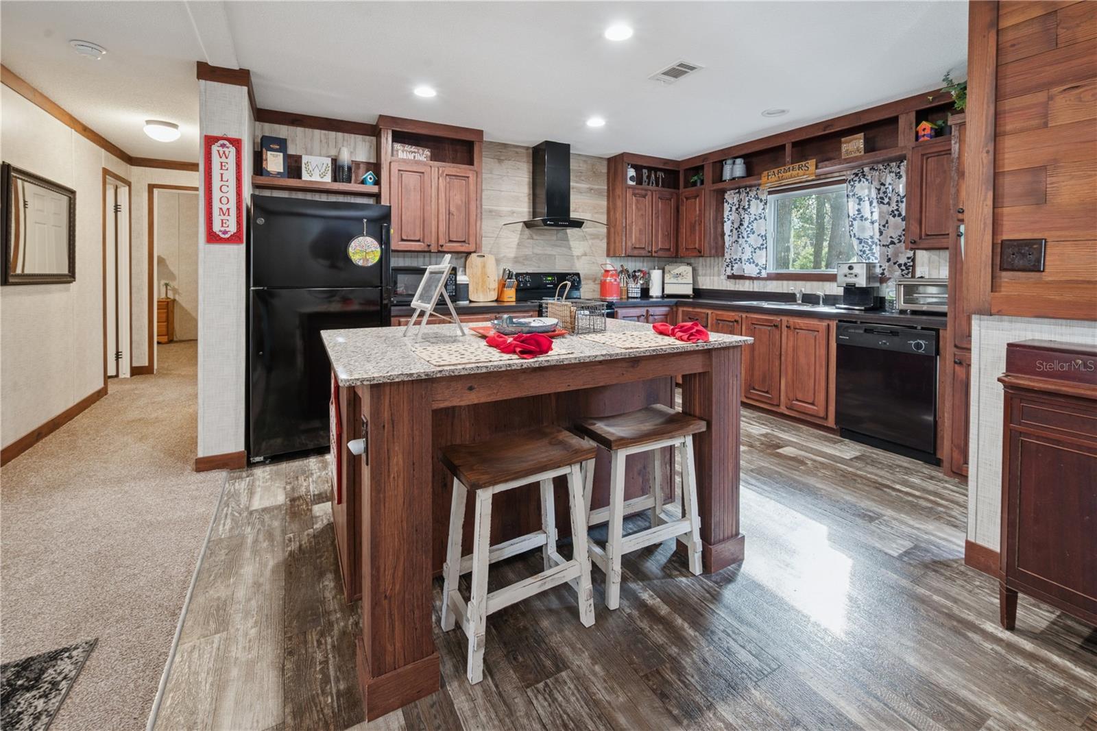 SUWANNEE RIV SPGS 01/MANAT - Residential