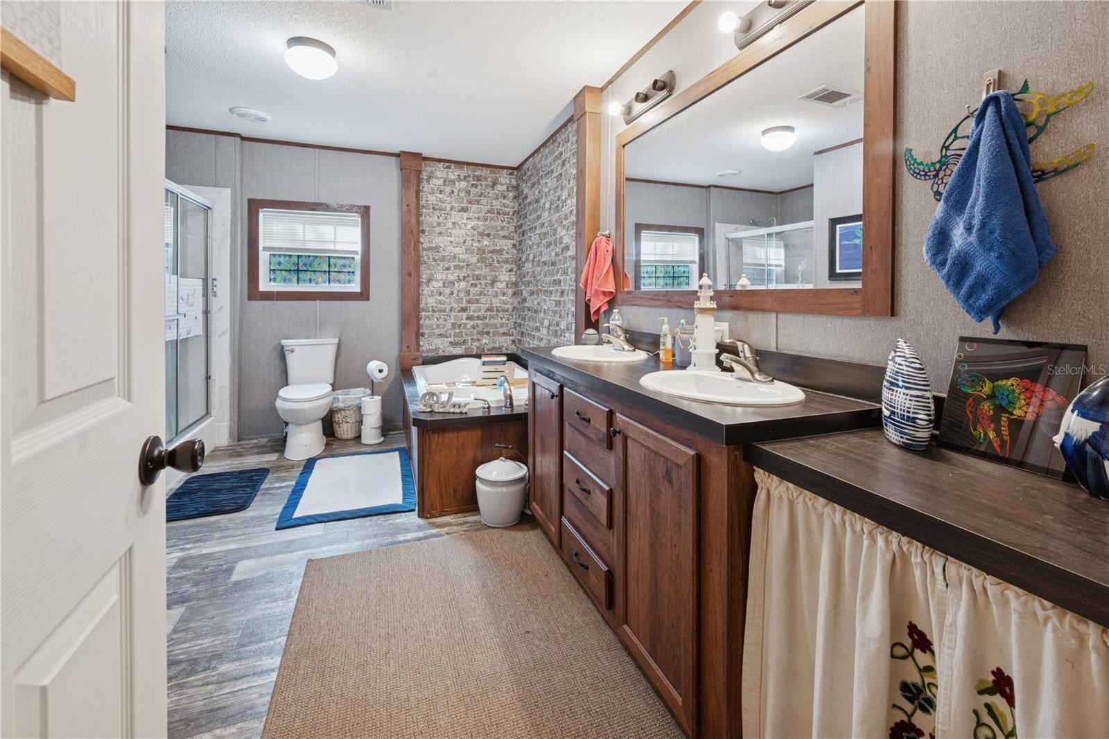 SUWANNEE RIV SPGS 01/MANAT - Residential