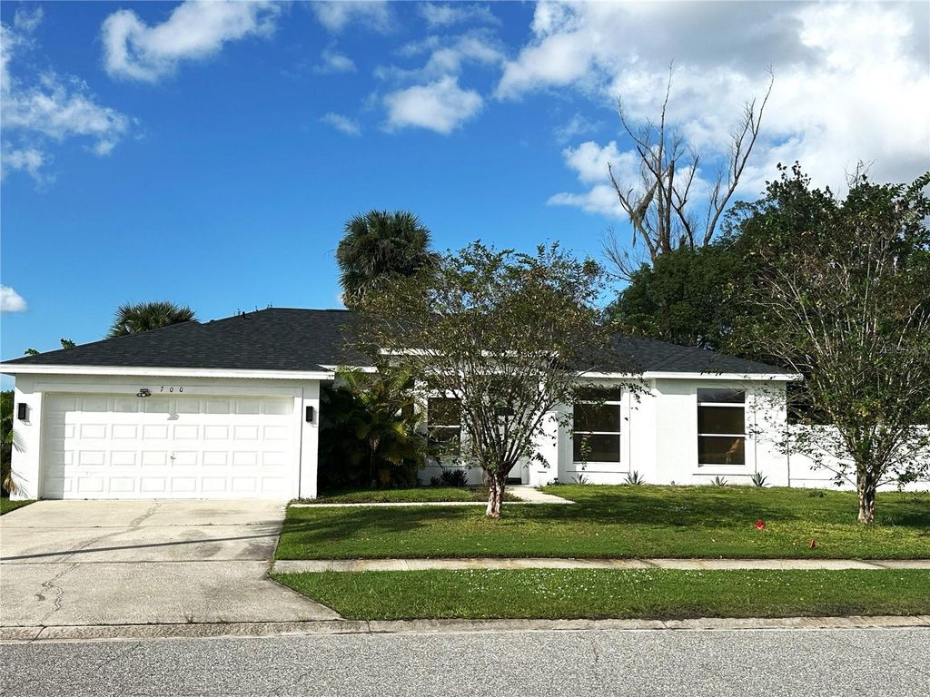 Photo of 700 Castillo Place, Saint Cloud, FL 34769 (MLS # S5136348)