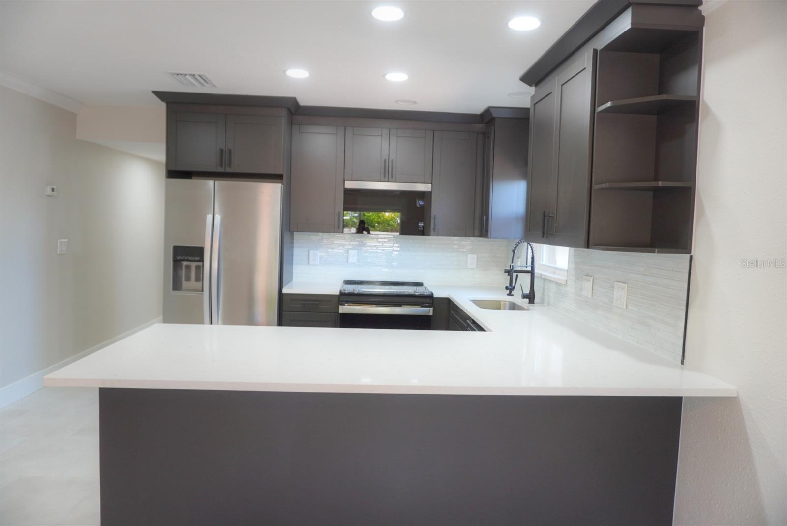 EIGHTY-FIFTH AVE REP - Residential Lease