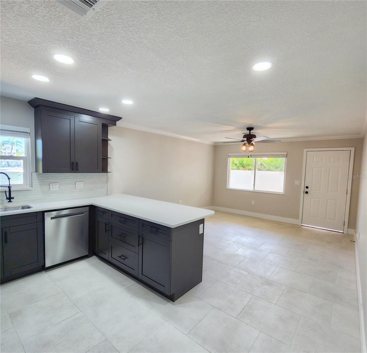 EIGHTY-FIFTH AVE REP - Residential Lease