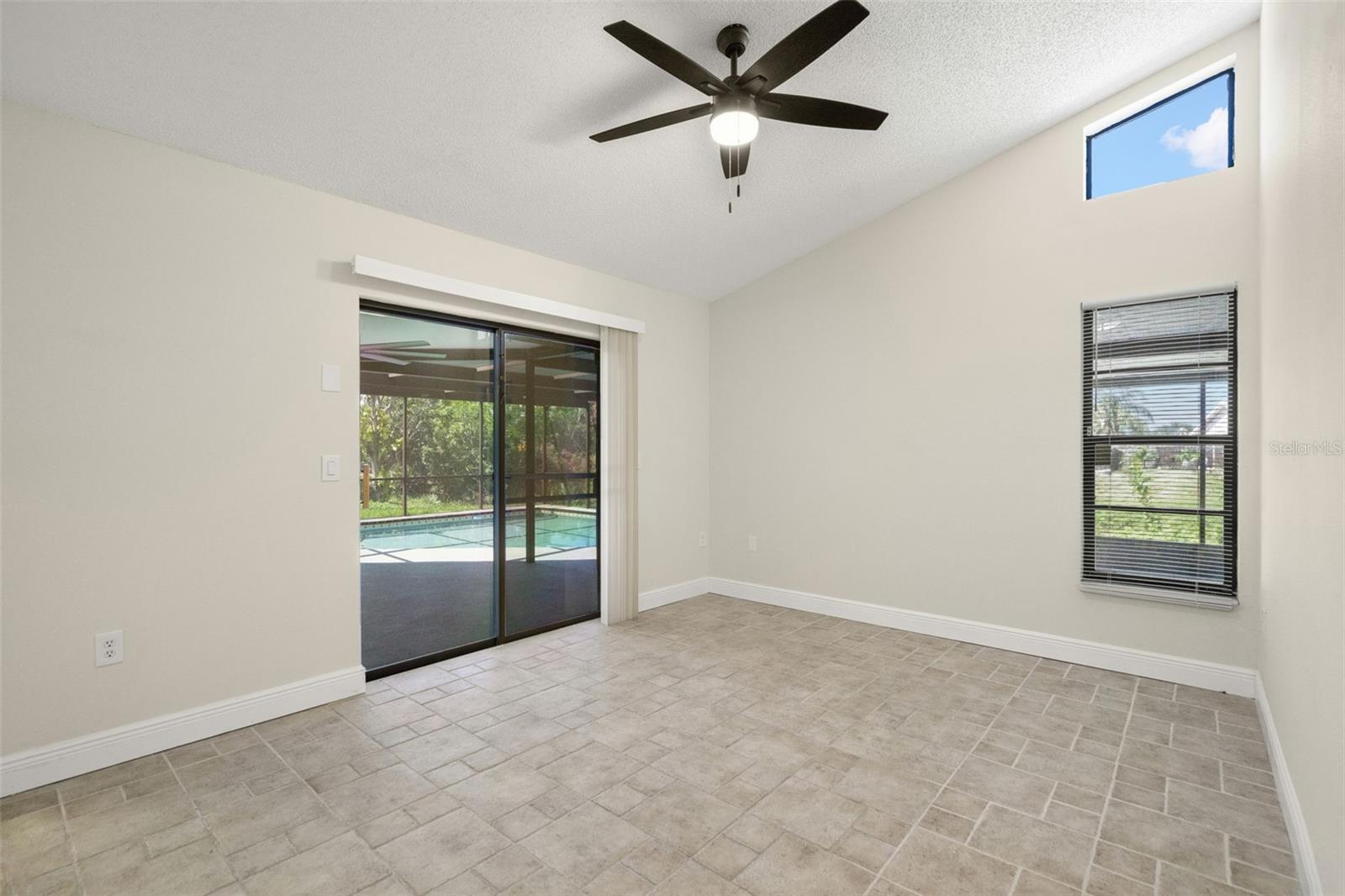 REGENCY PARK - Residential