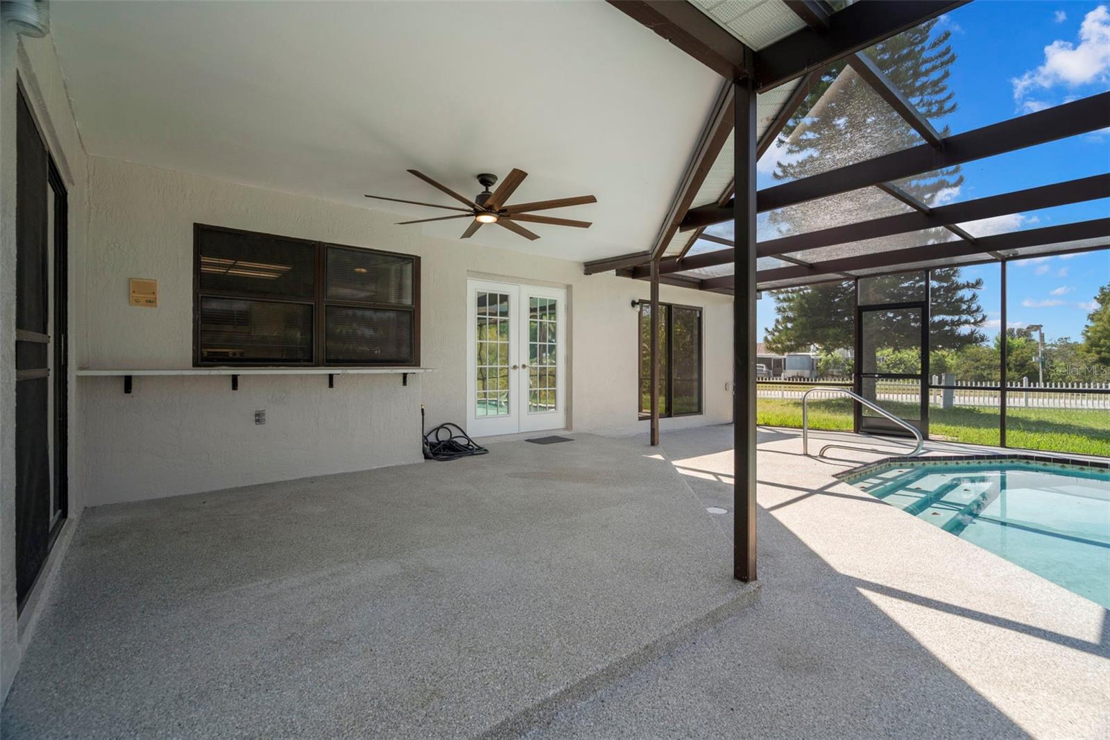 REGENCY PARK - Residential