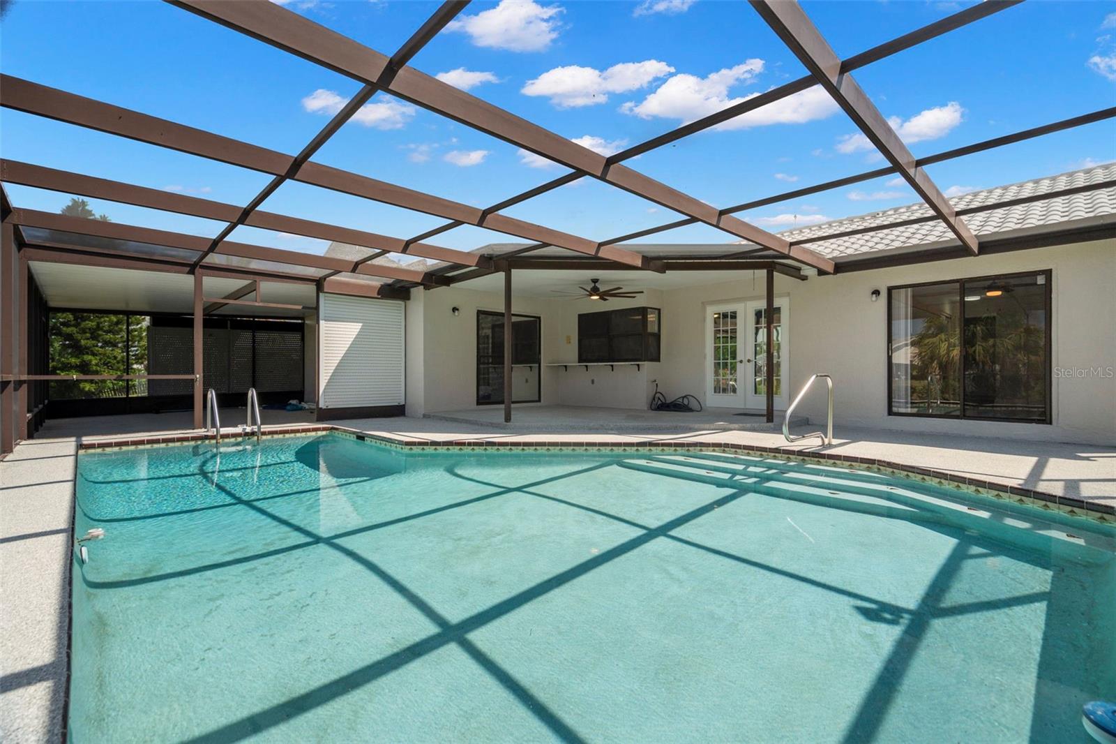 REGENCY PARK - Residential