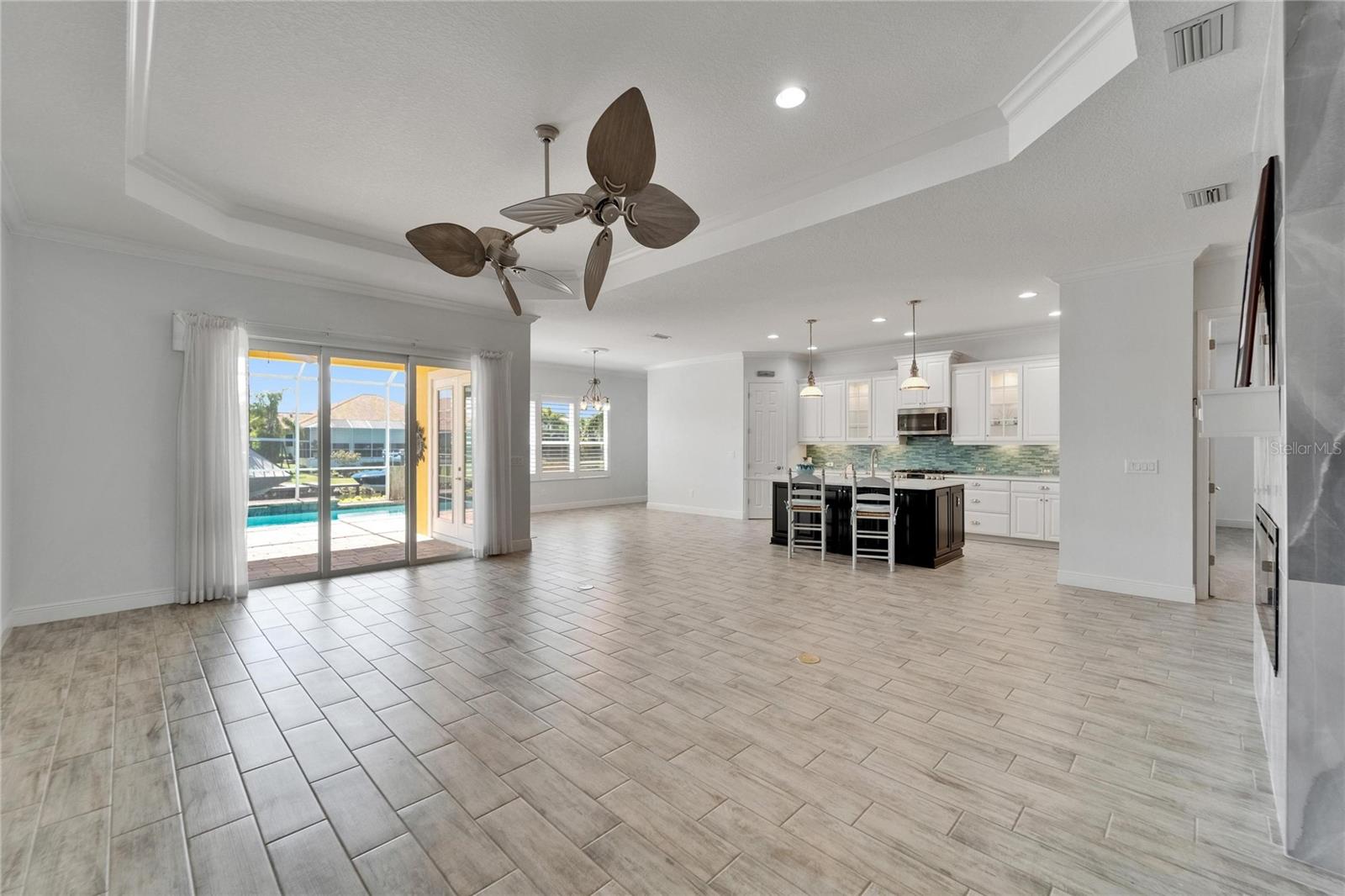 MIRABAY PH 3C-2 - Residential