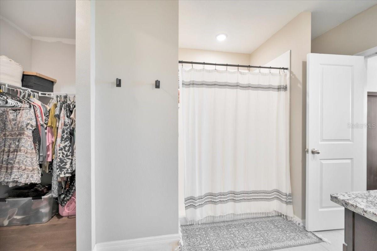 RESERVE/VAN OAKS PH 1 - Residential