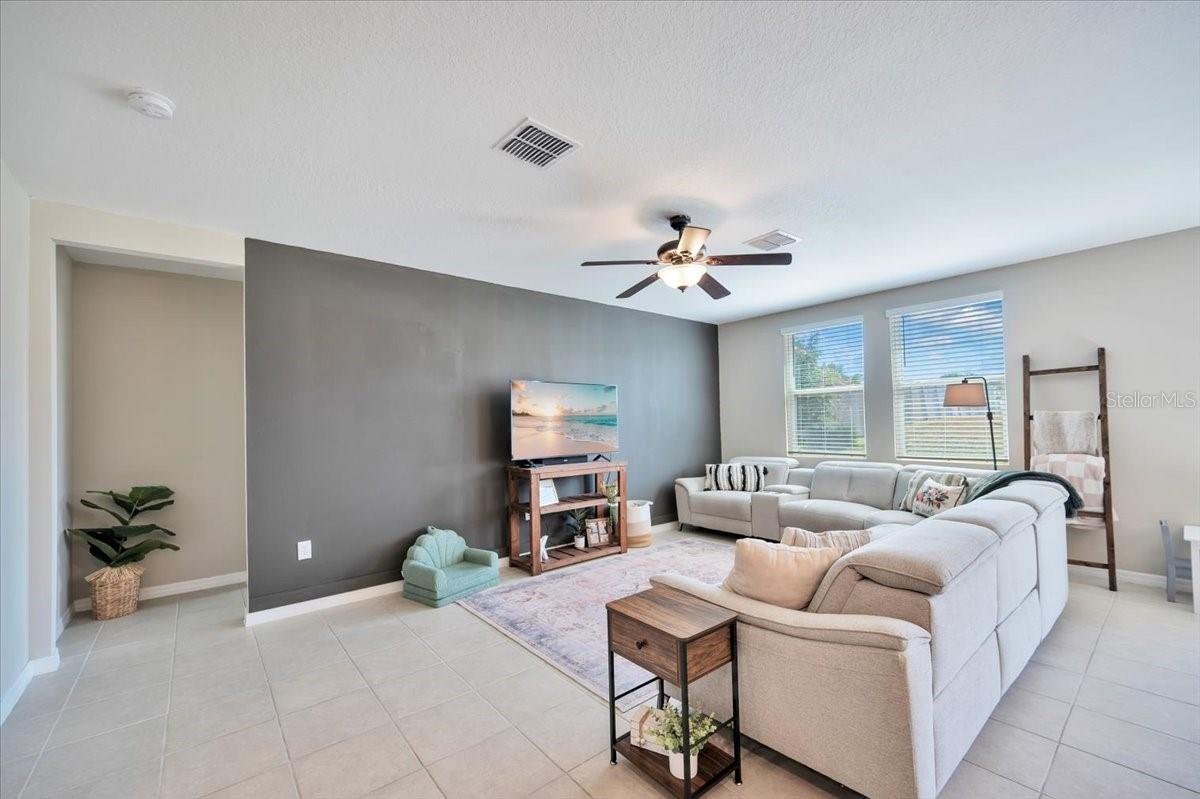 RESERVE/VAN OAKS PH 1 - Residential